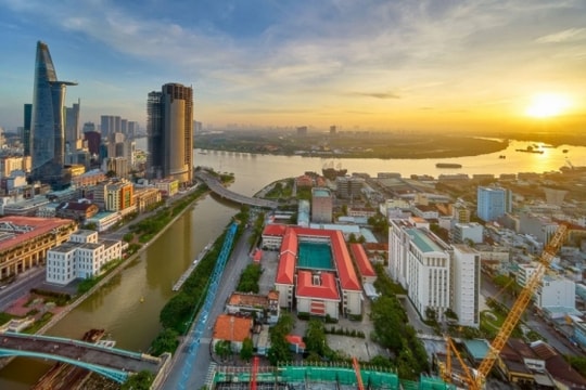 Dự báo kinh tế Việt Nam năm 2024 khởi sắc, tăng trưởng GDP đạt 6%