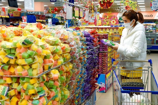 Doanh nghiệp trữ hàng hóa cả trăm tỷ đồng cho dịp cuối năm