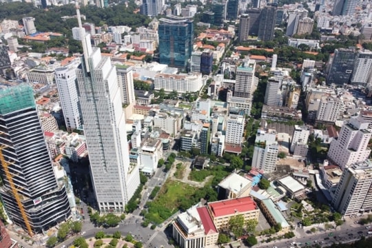 Dư nợ kinh doanh bất động sản bất ngờ tăng vọt