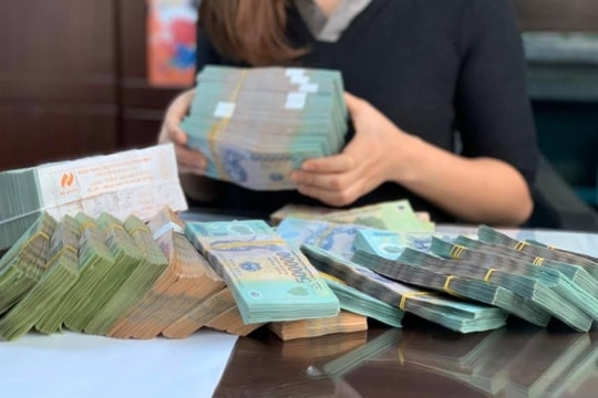 Top 20 doanh nghiệp lãi đậm nhất: Ngân hàng chiếm áp đảo, 1 doanh nghiệp tăng kỷ lục 600%