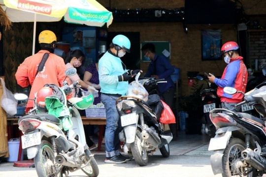 Các app giao đồ ăn cạnh tranh quyết liệt để tồn tại