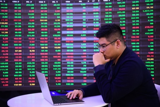 Hàng loạt cổ phiếu bị hủy niêm yết, nhà đầu tư nên hành động ra sao?