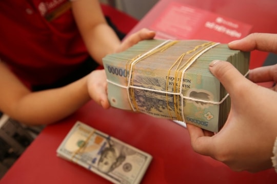 Lo ngại sở hữu chéo gây nên hệ lụy "thao túng ngầm" ở nhiều ngân hàng