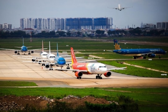 Áp dụng tăng trần giá vé máy bay nội địa từ tháng 3/2024