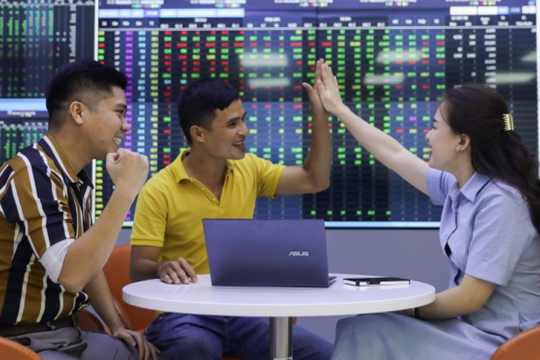 Chứng khoán VNDirect: VN-Index có thể lên gần 1.500 điểm trong năm 2024, ba nhóm cổ phiếu thích hợp để tích lũy