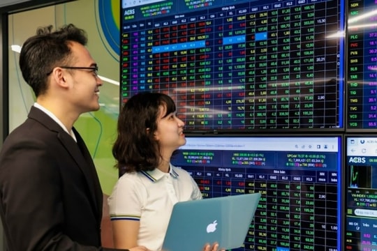 Triển vọng thị trường chứng khoán năm 2024 sẽ phụ thuộc vào những yếu tố nào?