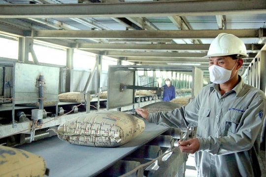 Ngành xi măng gặp áp lực cả đầu vào lẫn đầu ra: Biện pháp nào để "tháo gỡ" khó khăn?