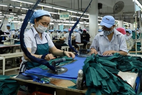 Chuyện thưởng Tết của doanh nghiệp may mặc, da giày: Khó khăn vẫn cố có lương tháng 13 cho người lao động
