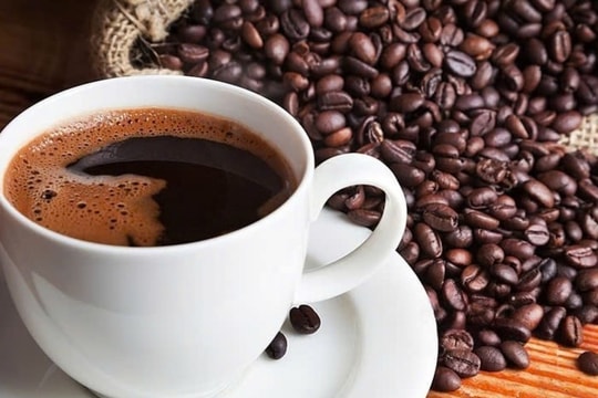 Giá cà phê hôm nay 25/11: Tăng mạnh, tiệm cận mốc lịch sử 5.000 USD/tấn