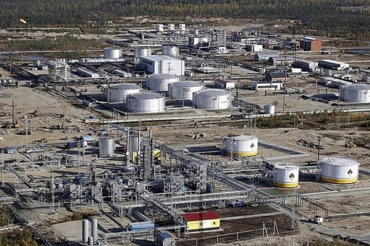 Giá dầu thô toàn cầu có thể giảm tới 20% vào cuối năm 2026