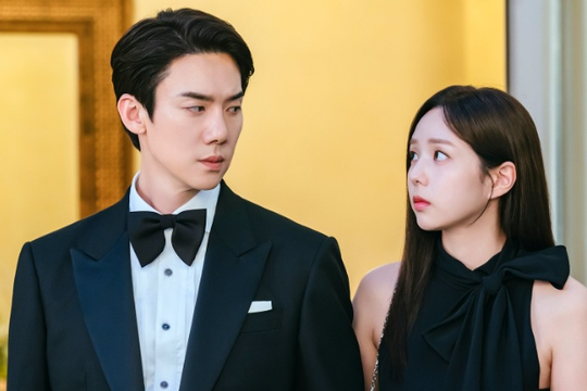 Lịch chiếu phim When The Phone Rings (Khi điện thoại đổ chuông): Khi mỹ nhân "kiệm lời" Chae Soo Bin kết hợp với tài tử "vô cảm" Yoo Yeon Seok