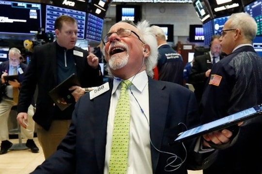 Chứng khoán Mỹ khởi sắc, Russell 2000 lập kỷ lục