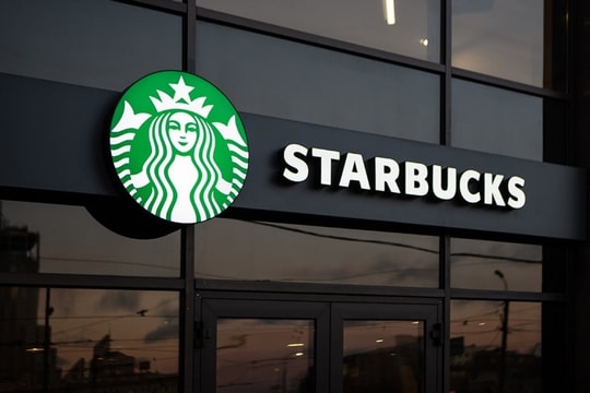 Starbucks từ bỏ hệ thống công nghệ, quay lại dùng giấy và bút để vận hành