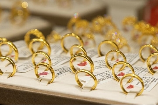 Giá vàng lao dốc không phanh, bất ngờ với hành động của các tiệm vàng Hà Nội