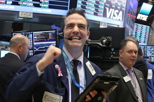 Chứng khoán Mỹ tăng điểm, Nasdaq dẫn đầu nhờ Microsoft và Apple phục hồi