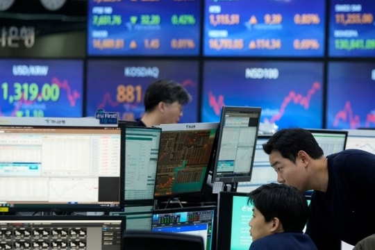 Chứng khoán Trung Quốc bứt phá giữa bối cảnh thị trường châu Á chao đảo