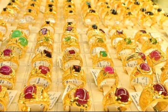 Giá vàng nhẫn hôm nay 28/11: Vàng nhẫn đồng loạt giảm sâu, thời điểm "săn giá hời" đã đến?
