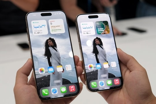 iPhone 16 Pro và Pro Max: Giá màu vàng sa mạc giảm, titan tự nhiên lên ngôi