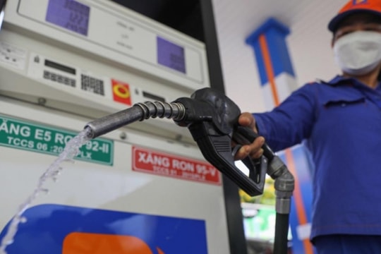 Giá xăng dầu hôm nay 1/12/2024: Tiếp tục đà giảm mạnh trong tuần qua