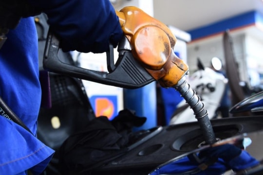 Giá xăng dầu hôm nay 2/12/2024: Giá dầu giảm mạnh, kỳ vọng giảm giá trong nước