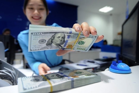 Tỷ giá USD hôm nay 4/12/2024: Thị trường quốc tế đảo chiều, NĐT chờ tín hiệu từ Fed
