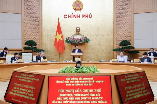 Thủ tướng chủ trì Hội nghị của Chính phủ quán triệt, triển khai sắp xếp, tinh gọn bộ máy