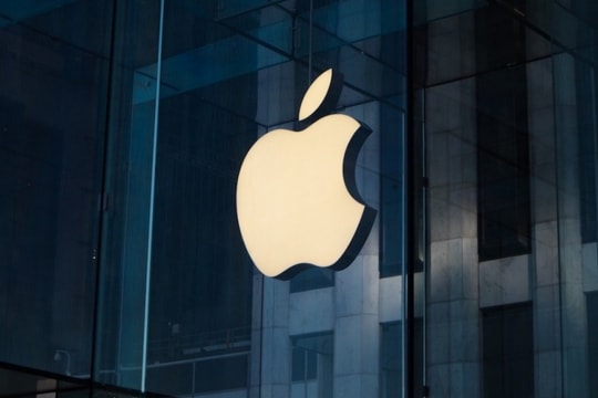 Apple đối mặt vụ kiện lịch sử với cáo buộc theo dõi nhân viên và vi phạm quyền riêng tư