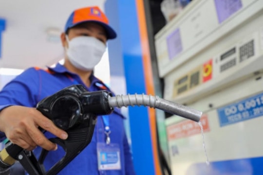 Giá xăng dầu hôm nay 5/12: Giá dầu hạ nhiệt, thị trường chờ đợi quyết định từ OPEC+