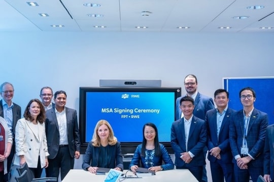 Chiến lược "Growing Green": FPT bắt tay ký kết Thỏa thuận Dịch vụ chính với tập đoàn năng lượng đến từ Đức