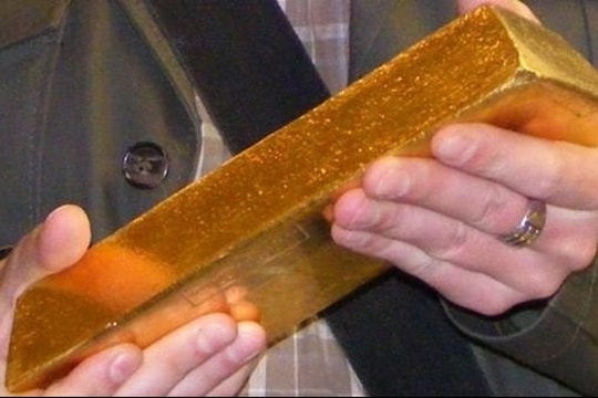 Giá vàng hôm nay 10/12: Vàng đảo chiều bứt phá, cơ hội đầu tư hay rủi ro tiềm ẩn?