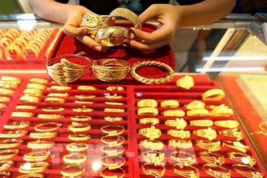 Giá vàng nhẫn hôm nay 10/12: Vàng nhẫn tiếp tục tăng cao, nên mua vào hay chờ đợi?