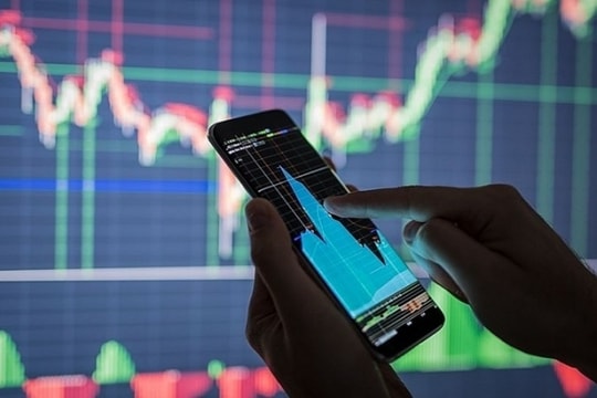 Bản tin chứng khoán sáng 11/12: Cổ phiếu thép gây chú ý, HNG "nổi sóng" trên UPCoM