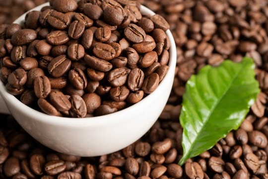 Giá cà phê hôm nay 11/12/2024: Tăng mạnh chạm mốc kỷ lục, thị trường biến động nhanh chưa từng thấy