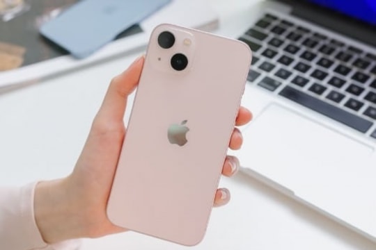 Giá iPhone 13 hạ giá vô cùng "khiêm tốn": Xứng danh smartphone "ngon-bổ-rẻ" nhất thị trường