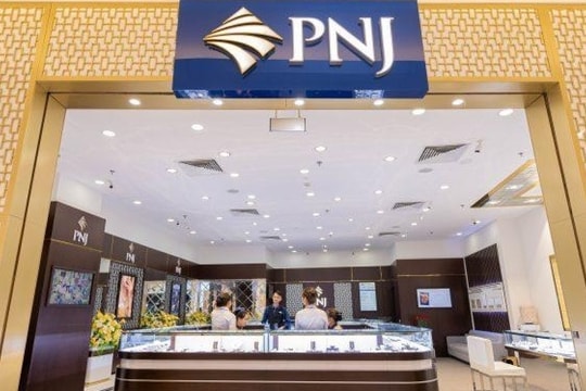 Giá vàng neo cao, Phó Chủ tịch PNJ có động thái bất ngờ