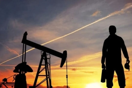 Chứng khoán cuối tuần ảm đạm, một cổ phiếu dầu khí tạo sóng trên UPCoM