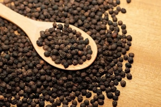 Giá tiêu hôm nay 16/12/2024: Giảm mạnh trong nước, thế giới đồng loạt tăng