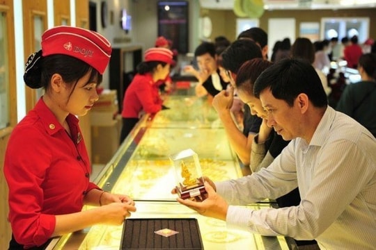 Dự báo giá vàng ngày 17/12/2024: Chuyên gia thận trọng, nhà đầu tư lạc quan với giá vàng