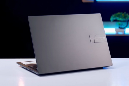 Laptop học tập, chinh chiến mọi loại game giá "siêu rẻ" dành cho học sinh, sinh viên