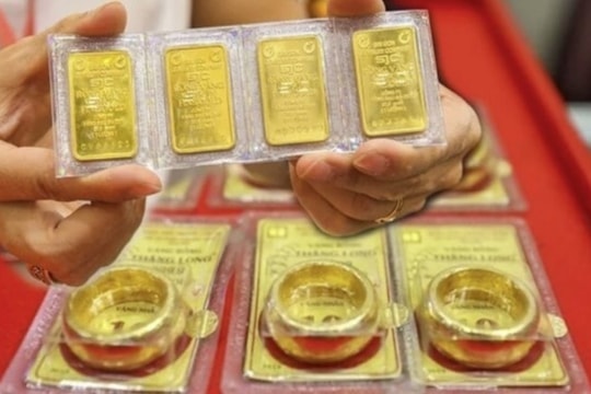 Giá vàng hôm nay 18/12/2024: Nín thở đón 'cơn gió lớn'