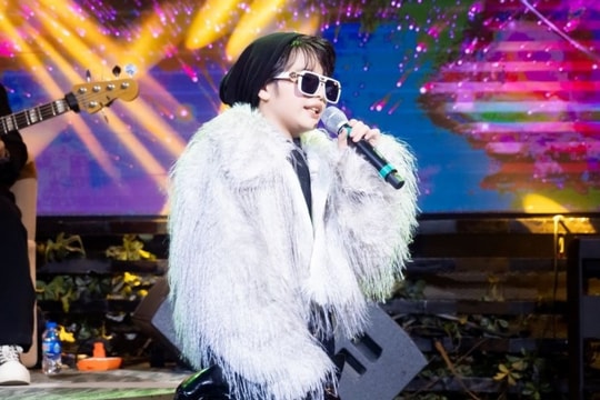 Sao nhí Trịnh Gia Huy tỏa sáng như vì tinh tú tại Astral Xusmin MiniShow