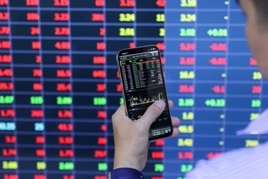 VN-Index mất 7,24 điểm trong phiên sáng 24/12, nhóm bất động sản gây áp lực lớn