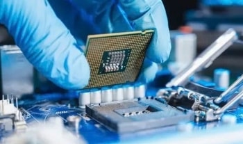 Top 3 ngành học đang thiếu hụt nhân lực tại Việt Nam: Cơ hội vàng cho thế hệ trẻ