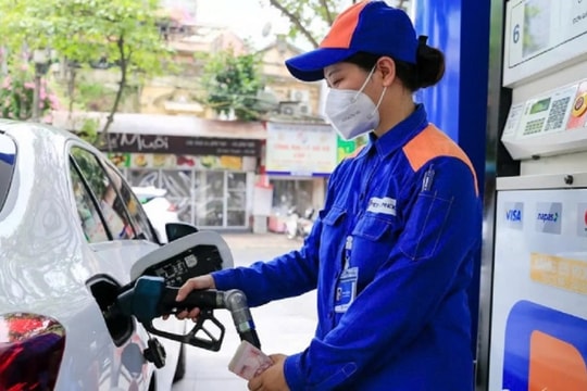 Dự báo giá xăng dầu ngày mai (26/12): Xăng E5 RON92 và RON95 giảm mạnh?