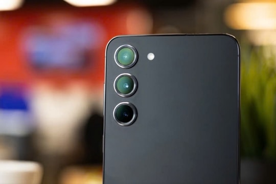 Samsung Galaxy S23 Plus giảm mạnh hơn 11 triệu đồng: "Cỗ máy" đáng sở hữu nhất lúc này