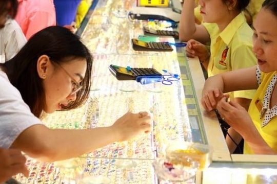 Dự báo giá vàng ngày 26/12/2024: Chuyên gia chỉ rõ xác suất để vàng leo lên mốc 3.100 USD