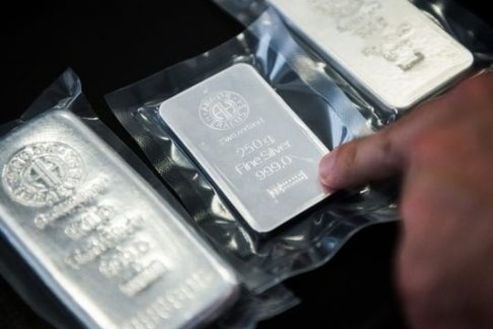 Giá bạc hôm nay 27/12/2024: Bạc theo sát đà tăng mạnh của giá vàng