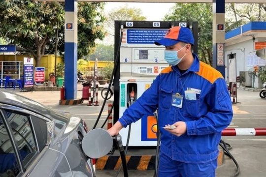 Giá xăng dầu hôm nay 27/12/2024: Thế giới giảm nhẹ, trong nước giảm theo kỳ điều hành