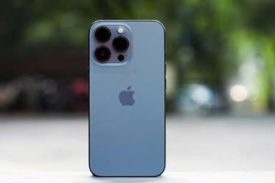 Giảm sốc bất ngờ, giá iPhone 13 Pro giờ đây chỉ bằng smartphone tầm trung