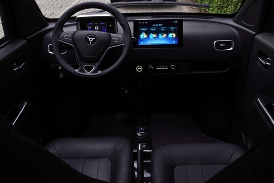 Mẫu ô tô điện nhỏ gọn gây sốt với thiết kế cực đẹp: Lựa chọn hoàn hảo dành cho người lương 5 triệu